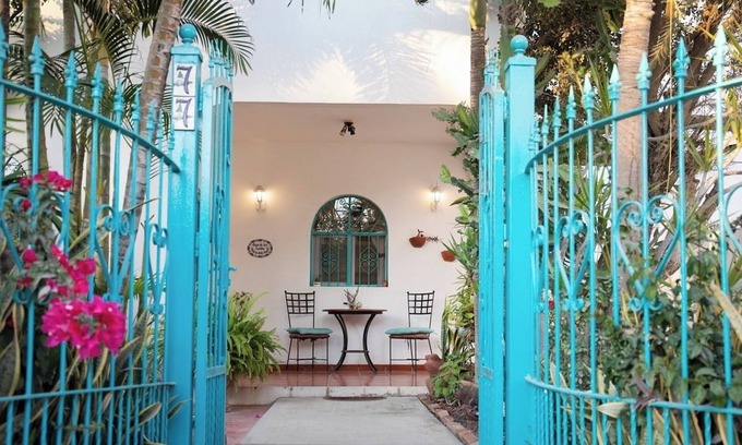 Emiliano Zapata Casa | Los Sueños, beautiful casa in Punta de Mita center, one block to beach, WiFi, AC