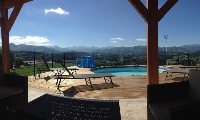 Saint-Jean-le-Vieux Chalet De Esquí | Encantador chalet con montañas