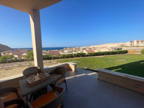 Ad-Dab'ah Chalet De Esquí | Charming Chalet with Stunning Sea View & Private Garden in Coral Hill Resort, North Coast Egypt