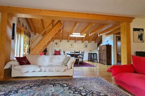 Lens Apartamento | Charming Chalet Downtown