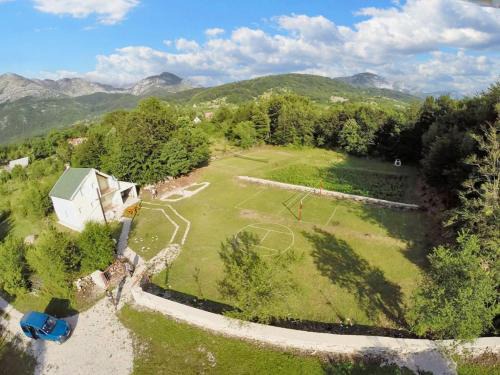 Vrbanje Chalet De Esquí | Charming chalet in Herceg Novi with fenced garden