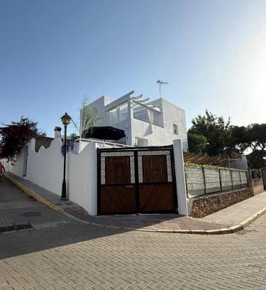 Punta Umbria Chalet De Esquí | Charming Chalet in Punta Umbría with Private Pool