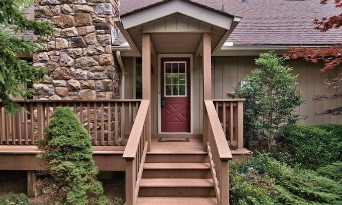 Pocono Pines Casa | charming chalet in the Lake Naomi community