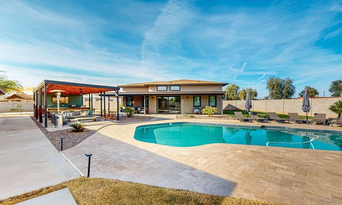 Las Casitas del Sur Casa | Charming Chandler retreat with pool, guest house & fun!