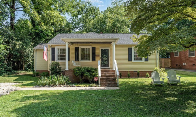 Chantilly Casa | Charming Chantilly, Hip Location near Plaza Midwood & Midtown! Very Walkable!