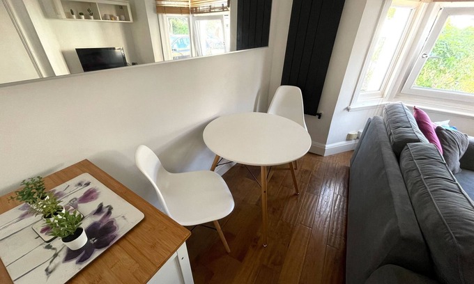 Brixton Apartamento | Charming & Characterful 2 Level Flat | Herne Hill