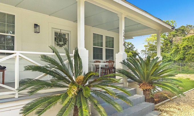 West Ashley Casa | Charming Charleston Home!
