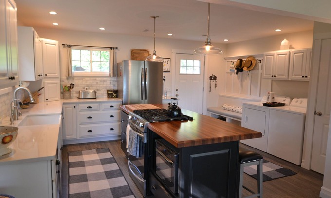 Charlevoix Cabaña | Charming Charlevoix Cottage with Modern Upgrades - Short walk to Township Beach