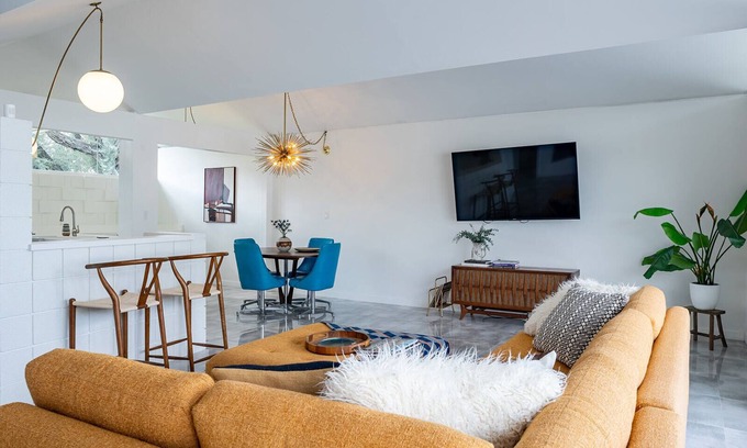 Araby Condominio | Charming Classic Mid-Century - South Palm Springs