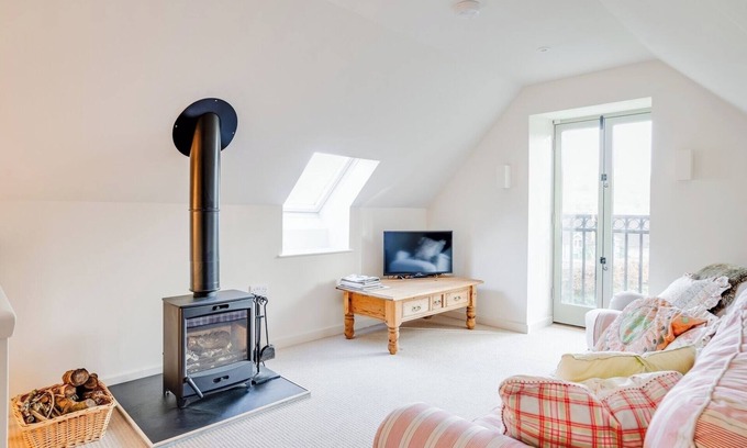 Pointington Casa | Charming Coach House Retreat Near Sherborne Abbey