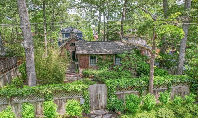 Country Club Estates Cabaña | Charming Coastal Cottage in Rehoboth Beach – Private, Serene, Perfect for Summer