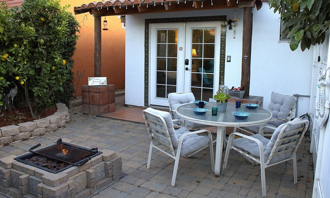 Circle Area Cabaña | Charming coastal cottage in peaceful Long Beach with WiFi, AC