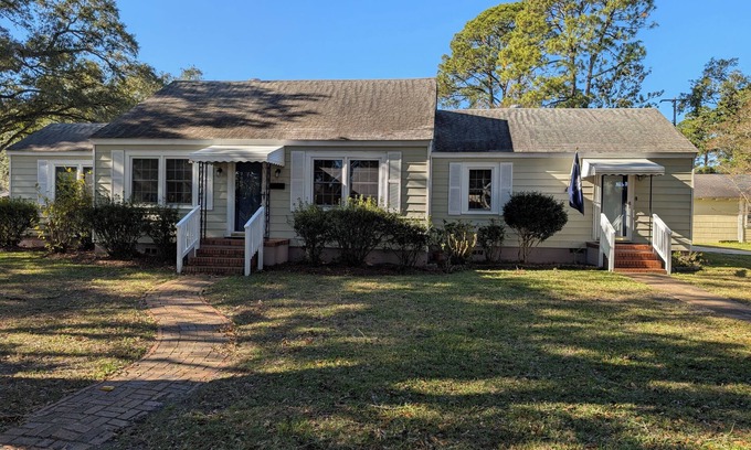 Georgetown Casa | Charming Coastal Retreat in Willowbank near Downtown Georgetown