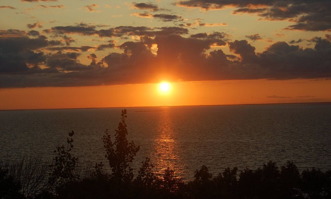Egg Harbor Cabaña | Charming Cobblestone Cottage at Horseshoe Bay