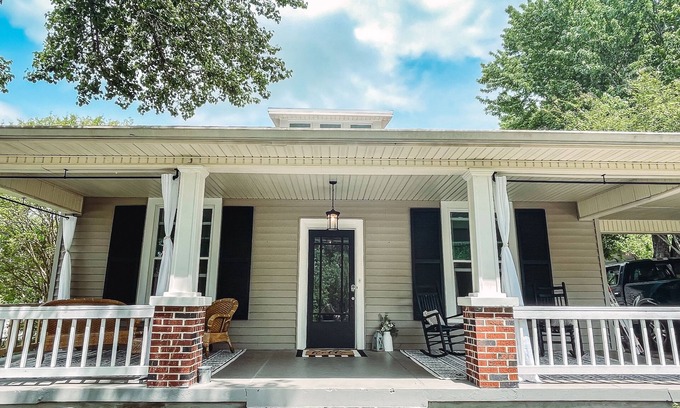 Columbia Cabaña | Charming Columbia Cottage - Newly Renovated!