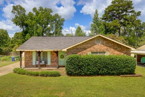 Fortson Casa | Charming Columbus Home with Yard - 10 Mi to Dtwn!