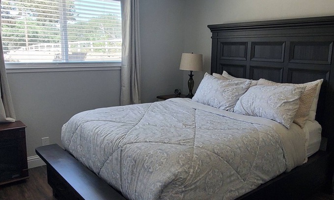 Prunedale Casa | Encantadora y cómoda casa de 2 dormitorios / 1 baño en el campo
