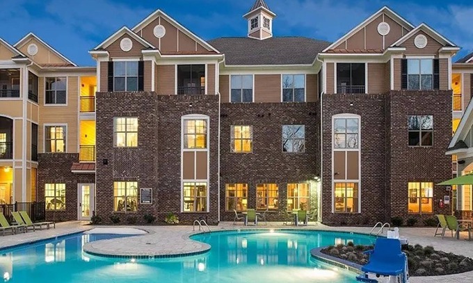 Huntersville Apartamento | Charming & Comfy ~ w/ King Bed & Patio!