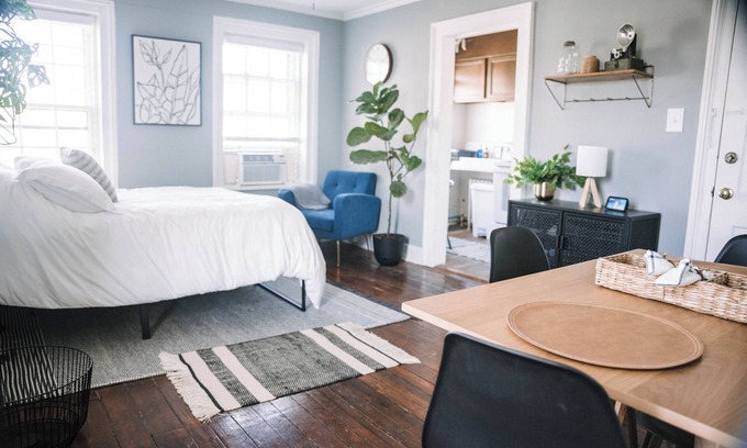 Leesburg's Old and Historic District Apartamento | Charming 1-Bedroom Apartment in Walkable Downtown Leesburg