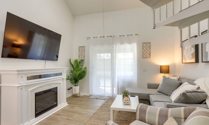 Oak Harbor Condominio | Charming Condo on Lake Erie w/ Community Pool