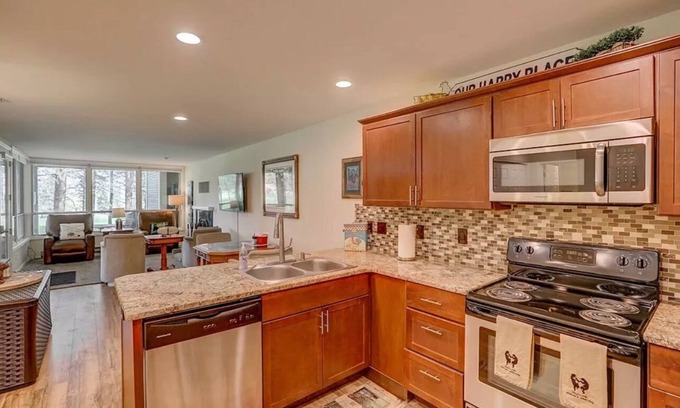 New Meadows Condominio | Charming condo on the golf course. 15 min from McCall.