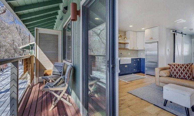 Snowmass Village Condominio | Charming Condo overlooking the Roaring Fork River in Old Snowmass