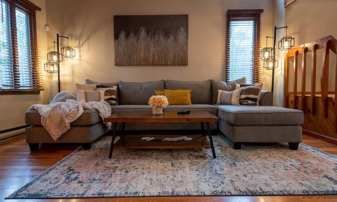 Lake Harmony Casa | Charming Corner Newly Furnished Townhome