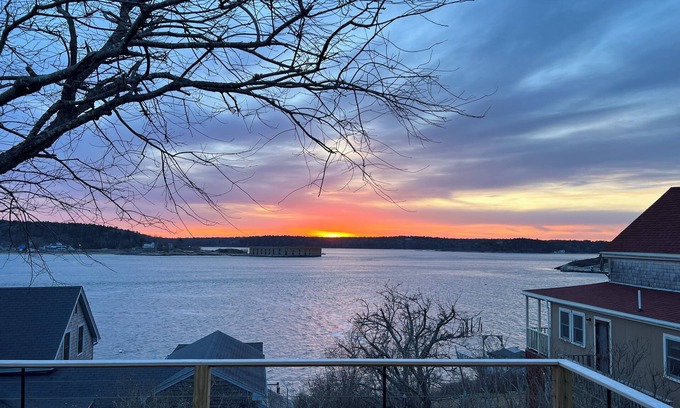 Mac Mahan Cabaña | Charming Costal cottage in Georgetown with panoramic views