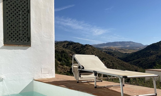 Alora Cabaña | Casa rural con encanto y preciosas vistas al Torcal de Antequera
