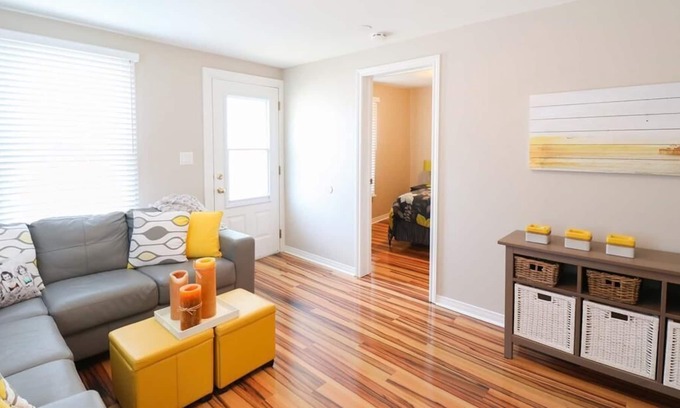 Port Dover Casa | Charming cottage away from home
