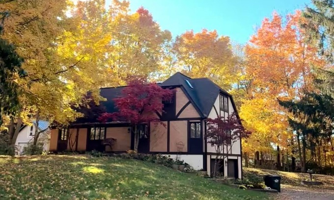 Powell Casa | Charming Cottage Columbus Zoo, Entire Family Stay! 5 Bedrooms! 7 Mins to Zoo!