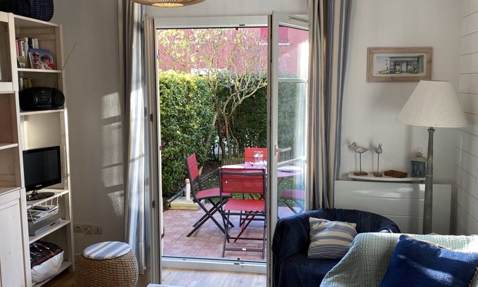 Port Guillaume Apartamento | Acogedora casa de 2 dormitorios con jardín y terraza cerca del puerto deportivo de Port Guillaume