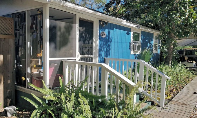Apalachicola Casa | Charming Cottage in Historic District
