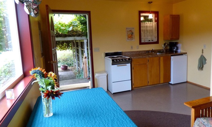 Port Townsend Cabaña | Cottage con Encanto en Secret Garden