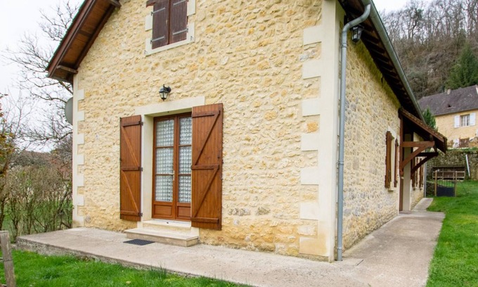 Tursac Cabaña | Casa independiente con terraza cerca de Lascaux y Sarlat, ideal para familias y actividades al aire libre