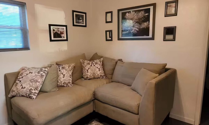 Royal Cabaña | Charming cottage in Royal with WiFi and AC - perfect getaway