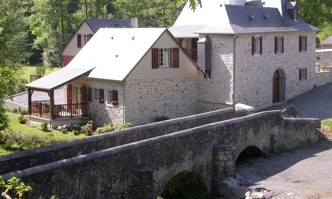 Eysus Casa | ENCANTO *** CASA EN RODAMIENTO SUPERIOR EN PIEMONT PIRINEO - 1 A 4 PERSONAS