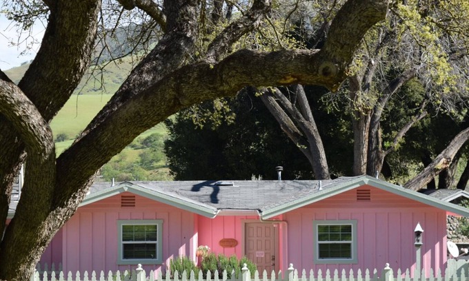 Paicines Cabaña | Cottage con Encanto en 1,000 Acre Working Ranch - A solo 10 millas de Pinnacles