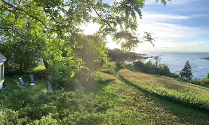 Gloucester Cabaña | Charming cottage on seaside estate offers gorgeous views, private beaches