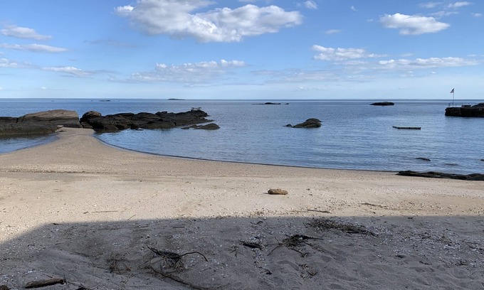 Guilford Cabaña | Encantadora casa de campo con vistas a la cala