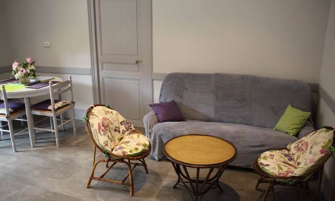 La Rochepot Apartamento | Encantadora casa de campo renovada en Larochepot en los Hautes Cotes de Beaune en Borgoña