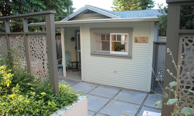 Silver Lake Cabaña | Adorable Cottage Retreat en Silver Lake, cerca de Sunset Junction, terraza privada
