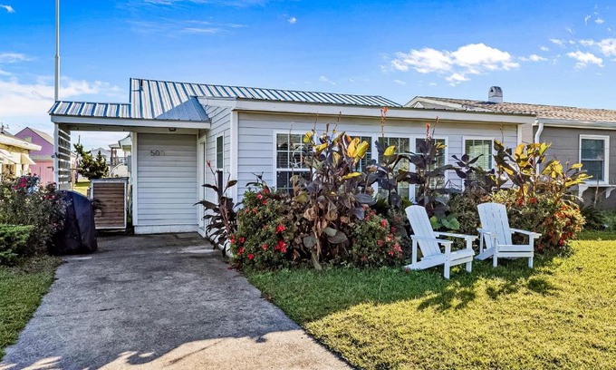 Atlantic Beach Casa | Charming Cottage