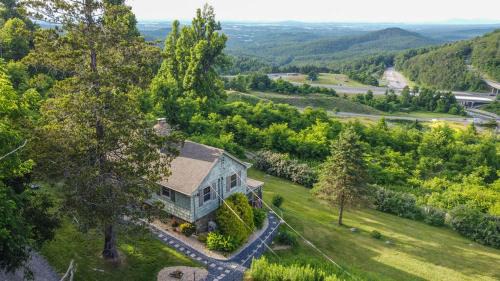 Lyndhurst Casa | Charming Cottage W Majestic Mountain Views