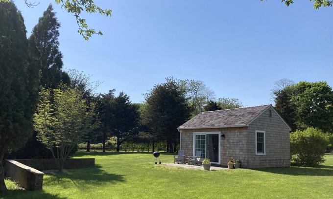 Bridgehampton Cabaña | Encantadora casa de estudio entre el pueblo y el océano. El escape perfecto de los Hamptons