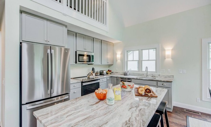 Warm Springs Casa | Book Now for Summer! Charming cottage with Mountain views and access to the Old Dairy Complex