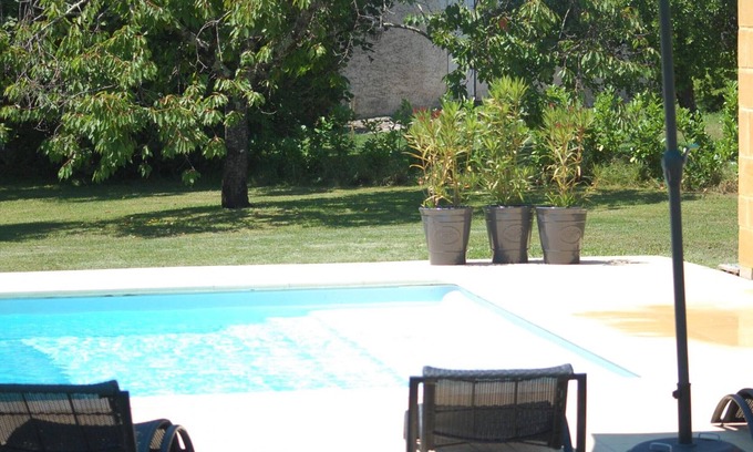 Naussannes Cabaña | Gîte authentique avec piscine, étang privé, et cheminée, proche vignobles et sites historiques