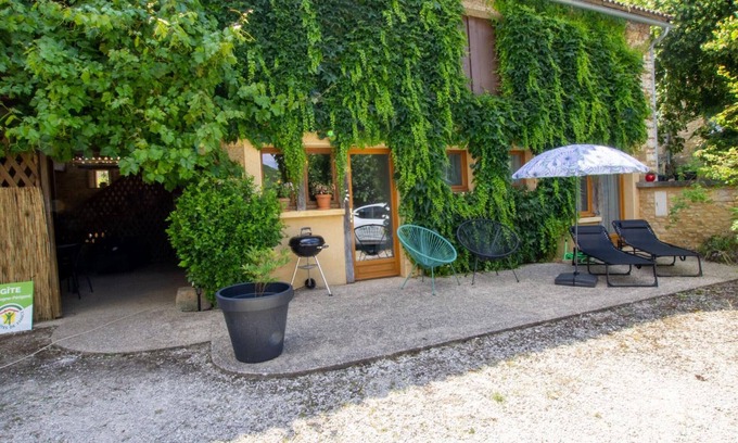 Daglan Cabaña | Gîte cosy au cœur du Périgord Noir avec cheminée, terrasse couverte et équipements modernes