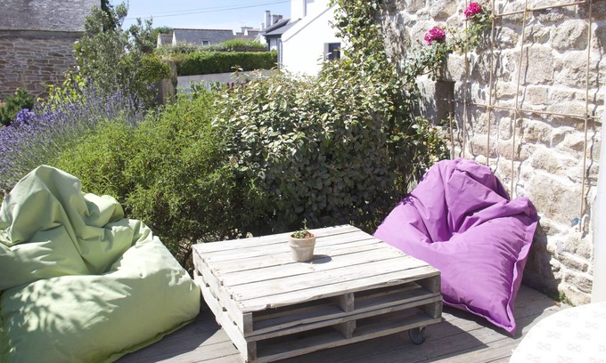 Poulgoazec Casa | Charming maisonette with sea view