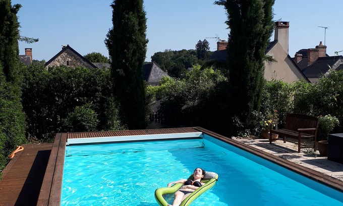 Le Guedeniau Casa | Encantadora casa de campo, XVIII, cerca de bosques, piscina climatizada. Zoológico La Flèche a 25 minutos